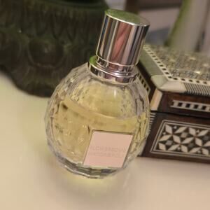 Viktor & Rolf Flowerbomb Eau de Toilette (EDT) Spray for Women